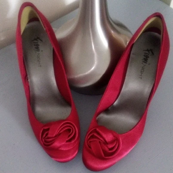 FIONI Night Heels - Vibrant Red Satin Heels - Picture 9 of 10